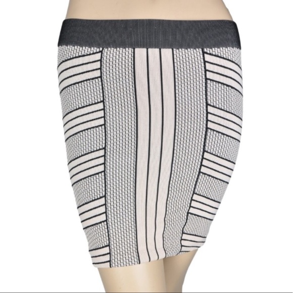 BCBGENERATION POWER SKIRT BODYCON BOHO STYLE XS - Picture 1 of 3